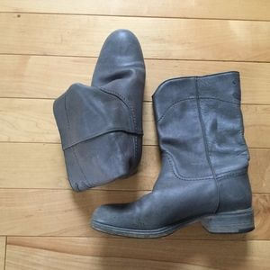 Channel short boots